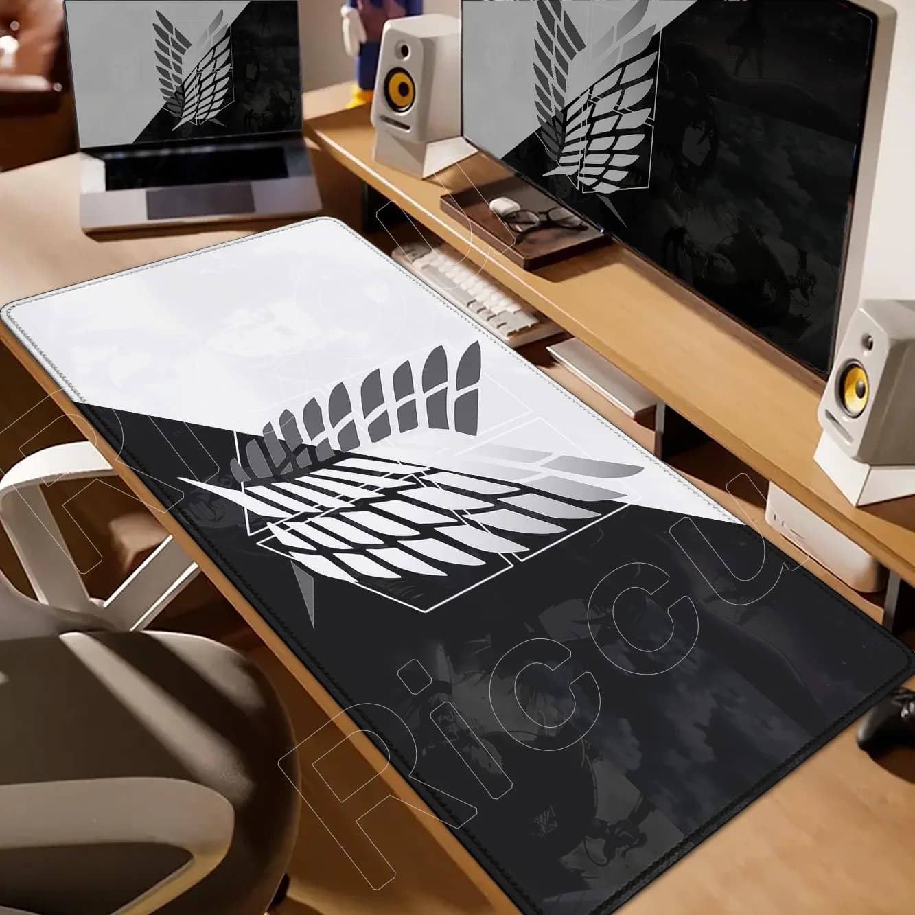 Nuovo Tappetino da Scrivania Anime Attack on Titan con Stampa HD, Grande Tappetino per Mouse con Bordo Bloccato, Tappetino per Computer, Tappetino per