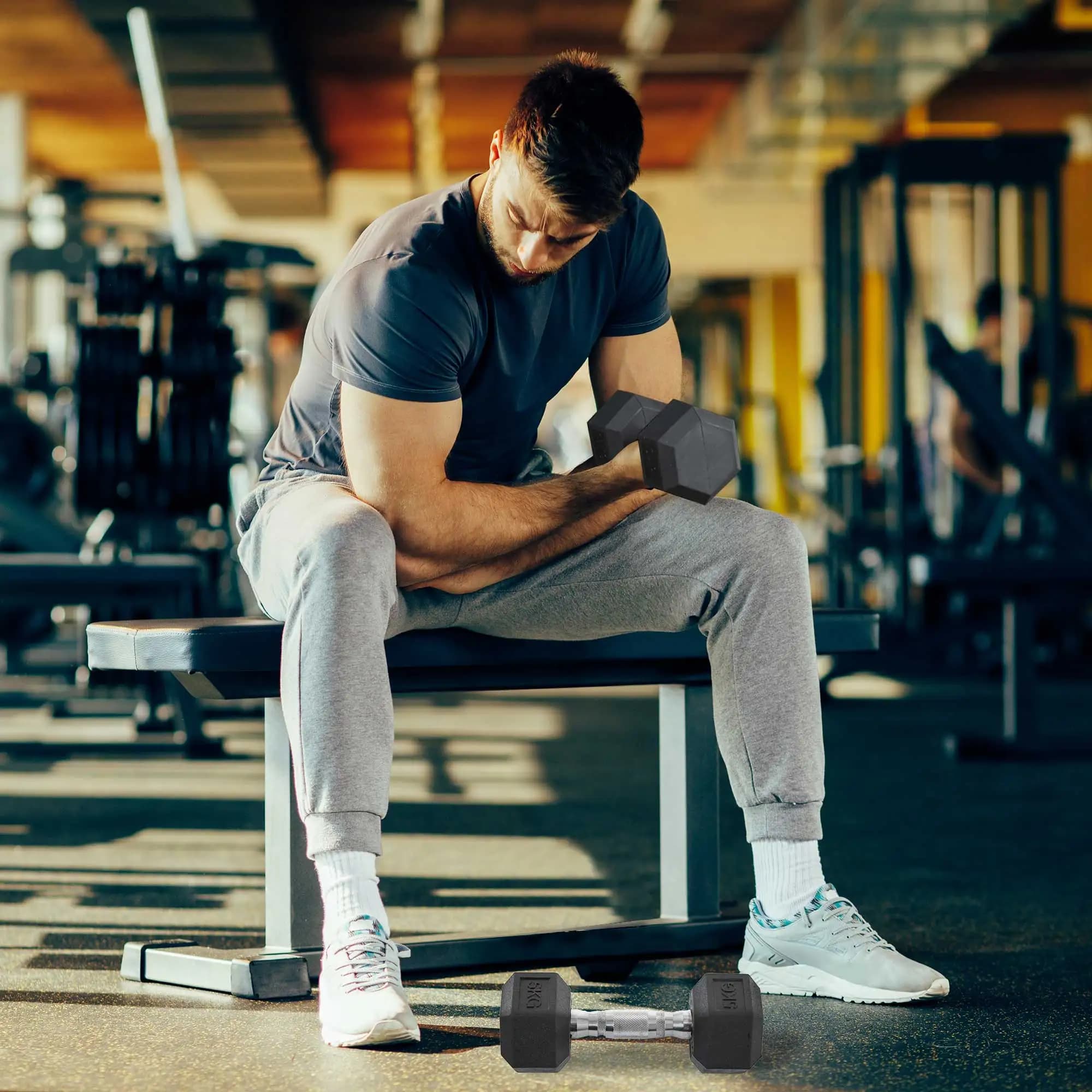 HOMCOM Set di 2 manubri da 5 kg per bodybuilding, uomo e donna, allenamento muscolare e gomma in metallo nero