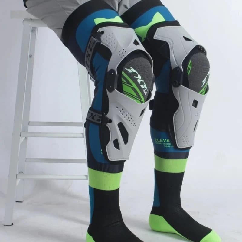 2 Pezzi KN09 JXT WOLF Ginocchiere Moto Protezione Anticaduta per Ciclismo Quattro Stagioni Protezione Gambe Stradale e Fuoristrada