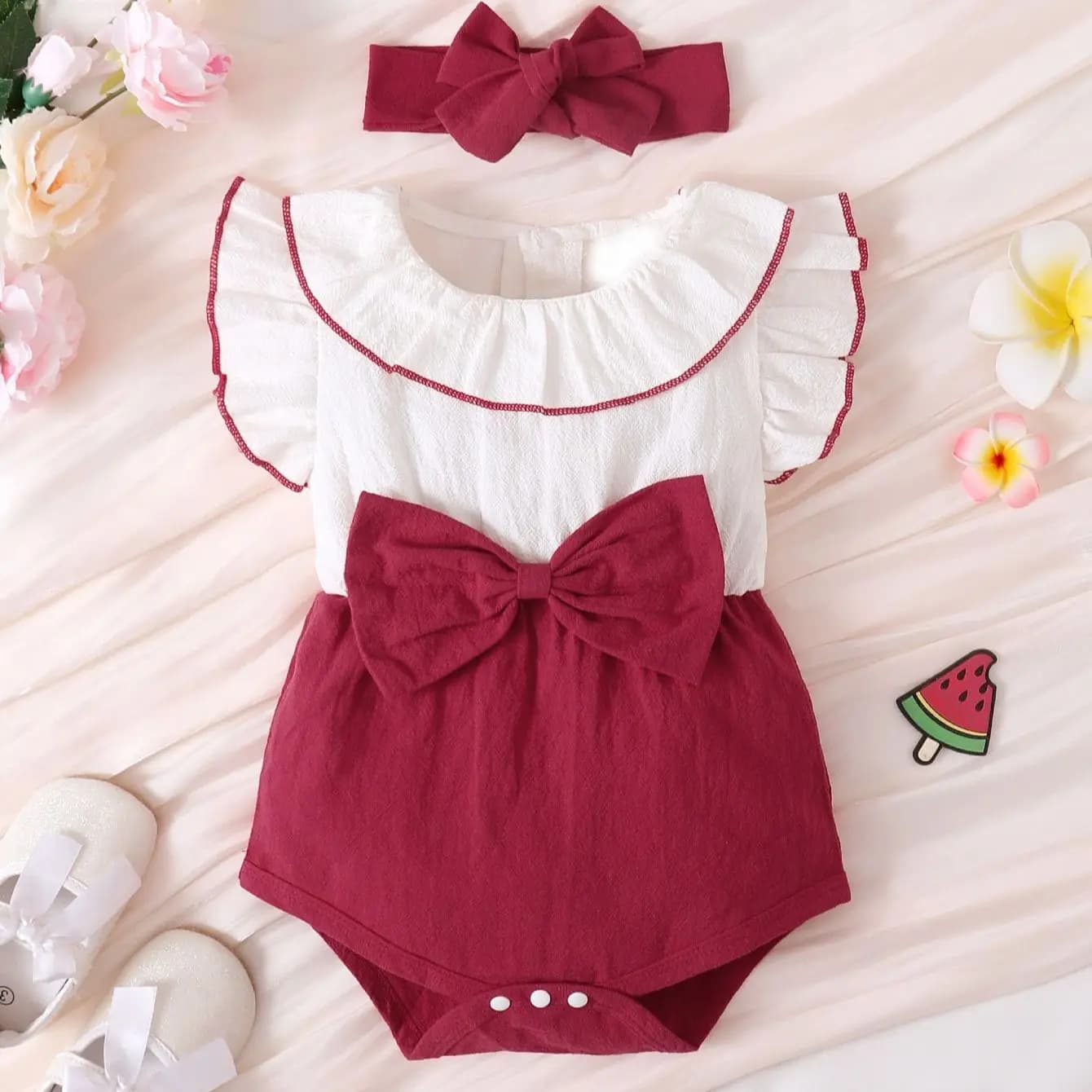 Neonata bianco incantesimo rosso senza maniche flangiato siamesi imbracature a triangolo