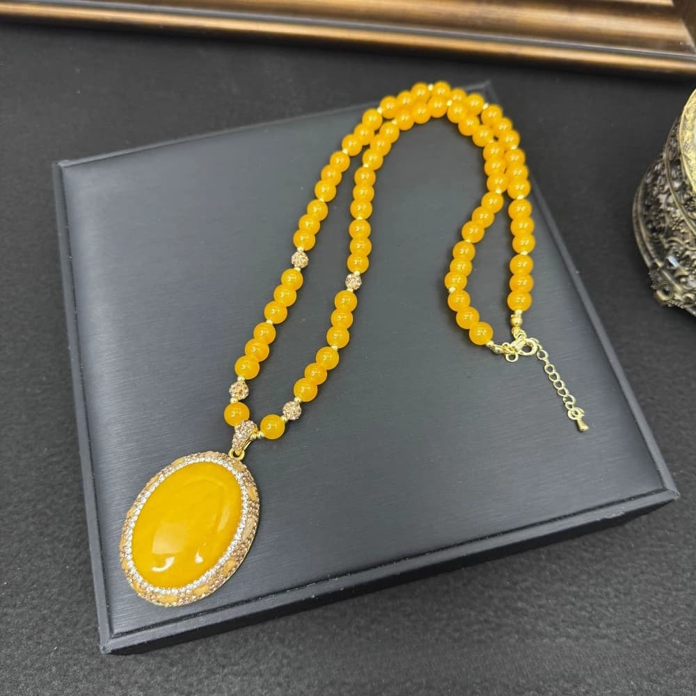 Ciondolo Chakra Healing Autunno-Inverno – Uovo di giada con intarsio di cristalli per attivare il Chakra del Cuore e attirare l'amore tranquillo