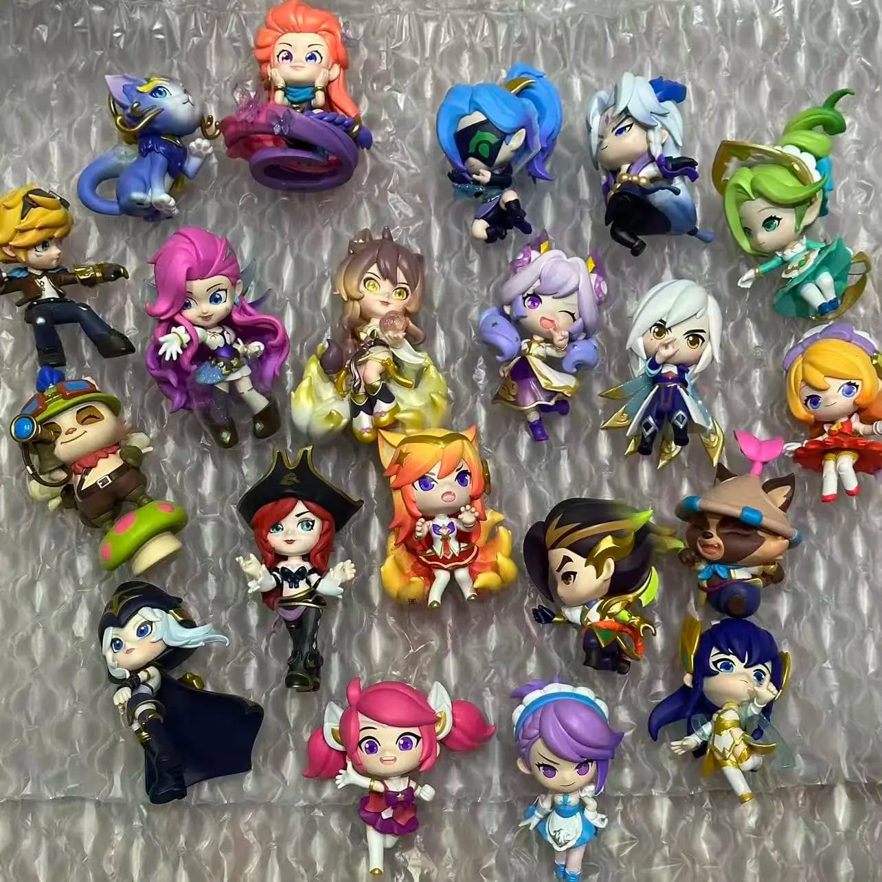 Scatola cieca classica a figura singola Ahri Akali Irelia Zoe Janna Lux Riven Teemo Talon Vayne Yasuo Yone Gwen League of Legends Figura