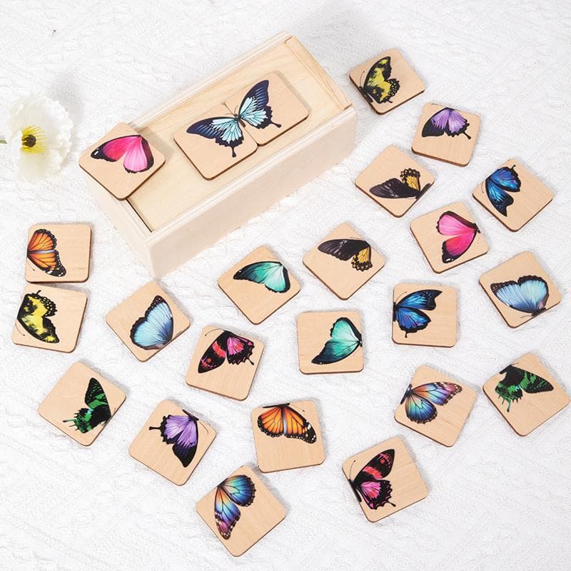 Puzzle a Farfalla in Legno - Giocattolo Educativo Cognitivo Montessori per Bambini con Ali Colorate Vivacemente e Scatola di Legno