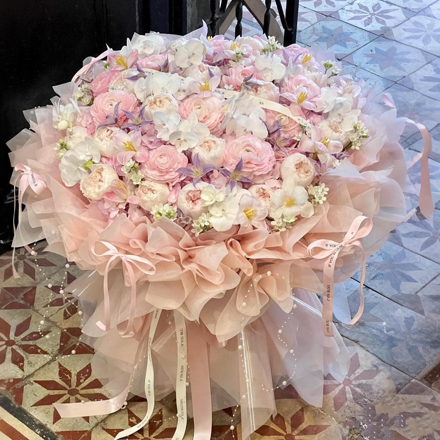 Rose Eterne: Mazzo di Fiori di Sapone Misti Delicati - Regalo Perfetto per la Fidanzata o la Migliore Amica