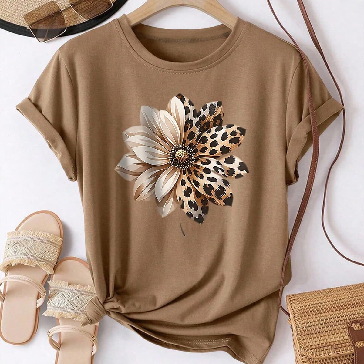 Maglietta casual a maniche corte con scollo rotondo, con stampa di girasoli e stampa leopardata, per taglie forti