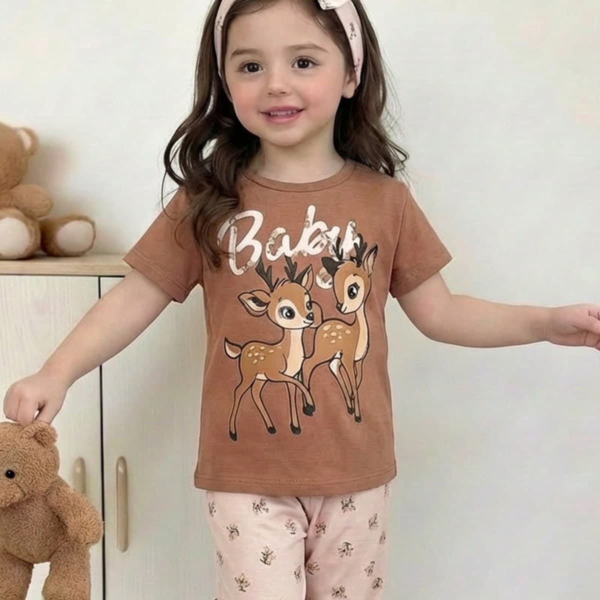 Set di pigiama casual minimalista con stampa animale, adatto per ragazze giovani, collo rotondo, maniche corte, pantaloni, adatto per l'estate