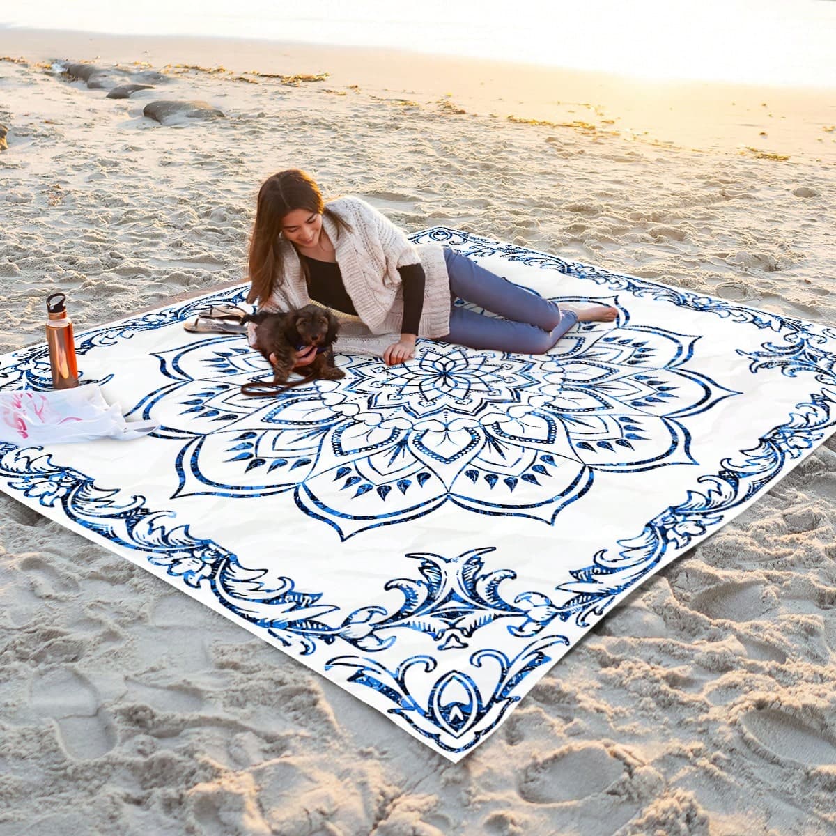 1 pezzo Nuovo tappetino da picnic/asciugamano da spiaggia impermeabile e anti-sabbia con stampa digitale, design alla moda e fresco, adatto per