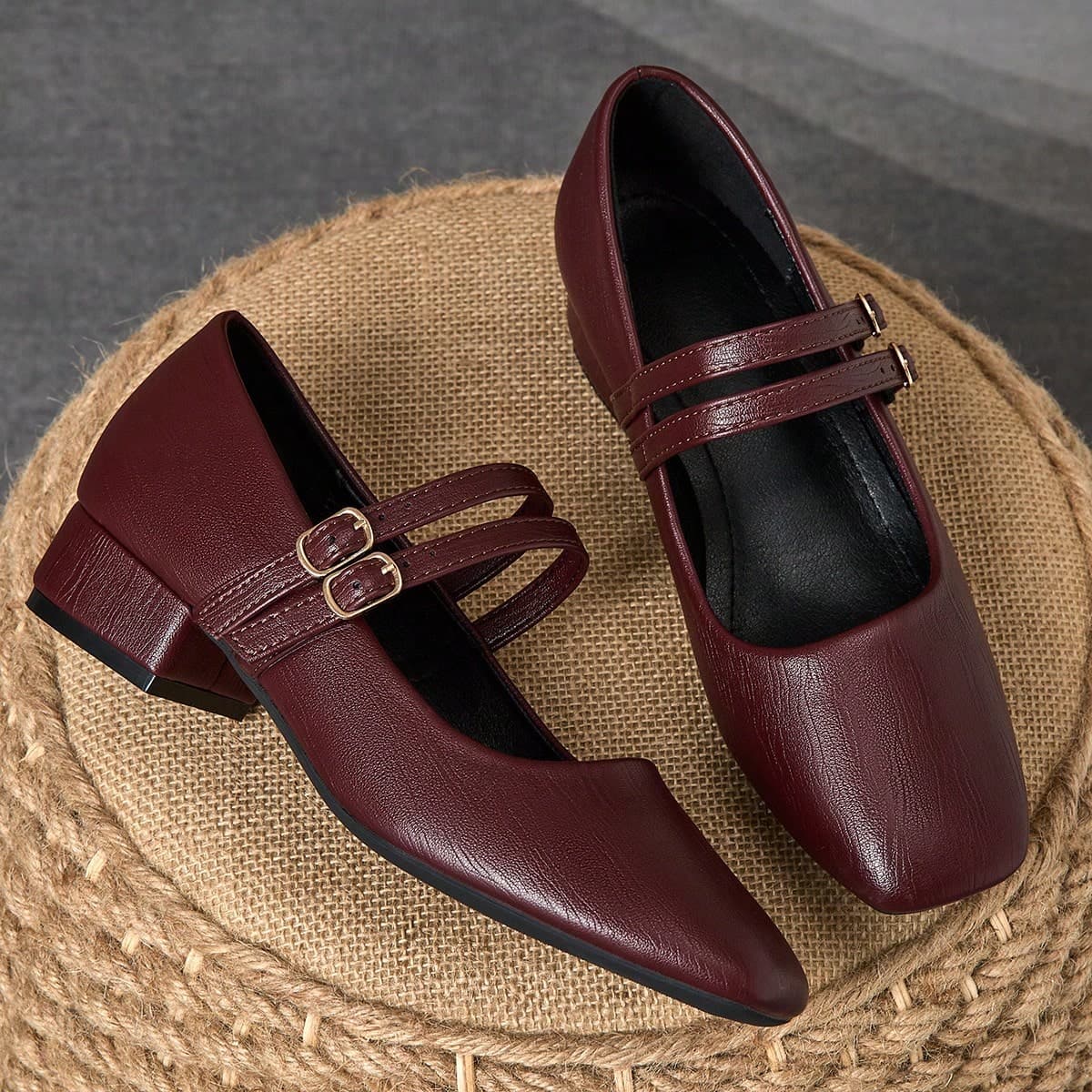 Scarpe Mary Jane da donna con tacco basso e largo da 3 cm, rivestite in tessuto, disponibili nei colori nero, blu navy, caffè e bordeaux, eleganti e