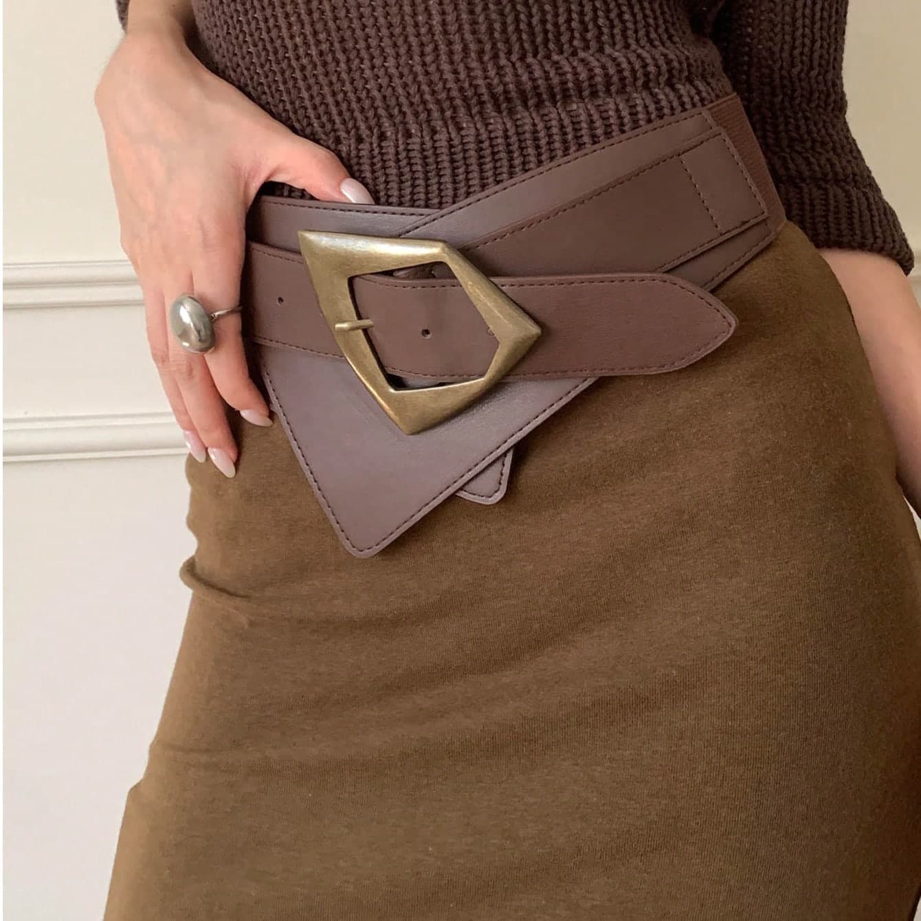 1 pezzo Cintura larga vintage in finta pelle di colore Maillard per donna, modella la vita
