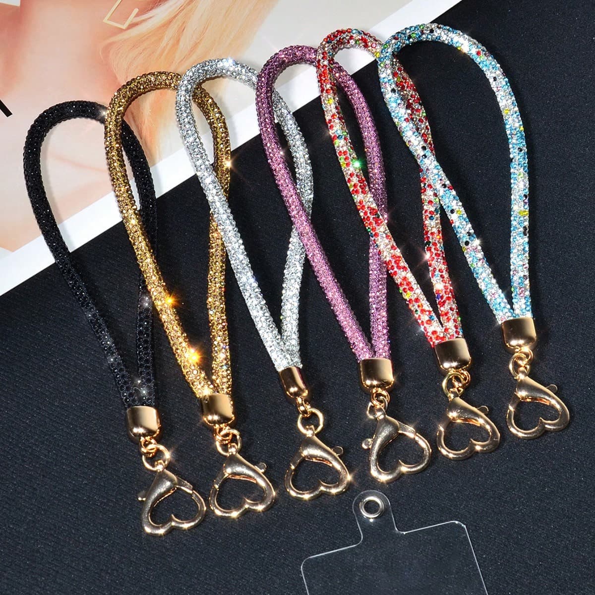 1 pezzo Lussuoso cordino per telefono con strass e chiusura a cuore in metallo, elegante portachiavi scintillante, catena per borsa, compatibile con