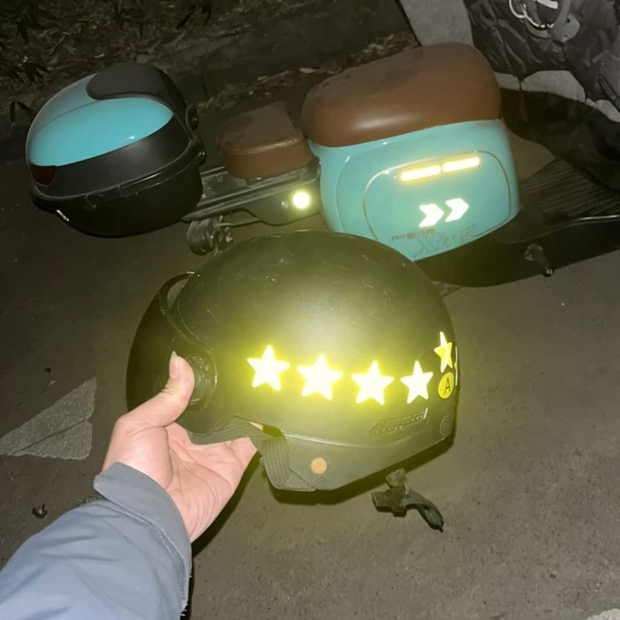 24 pezzi Adesivi decorativi personalizzati creativi con pellicola riflettente di avvertimento, adesivi riflettenti con motivo a stella, impermeabili,