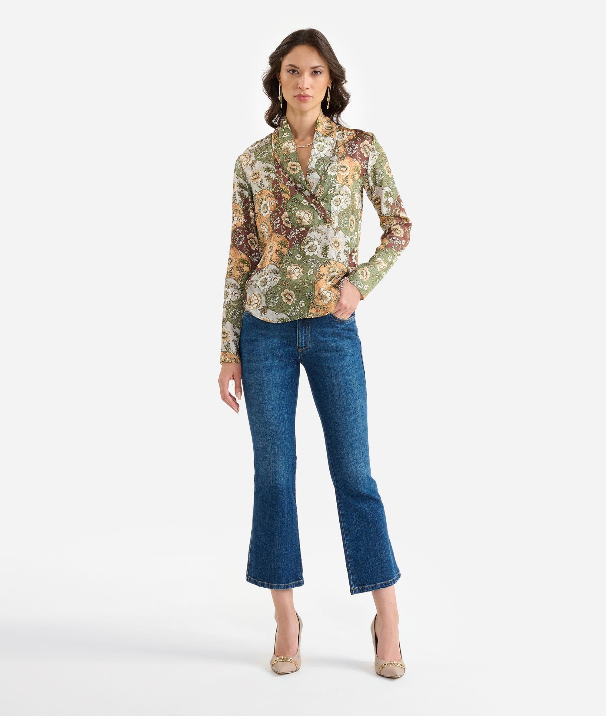 Blusa con incrocio in viscosa stampa Geo Opulence Cioccolato