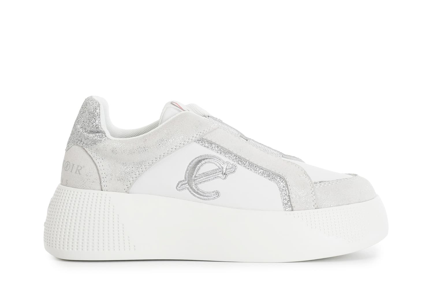 slip-on in pelle scamosciata laminata con riporti glitter bianco
