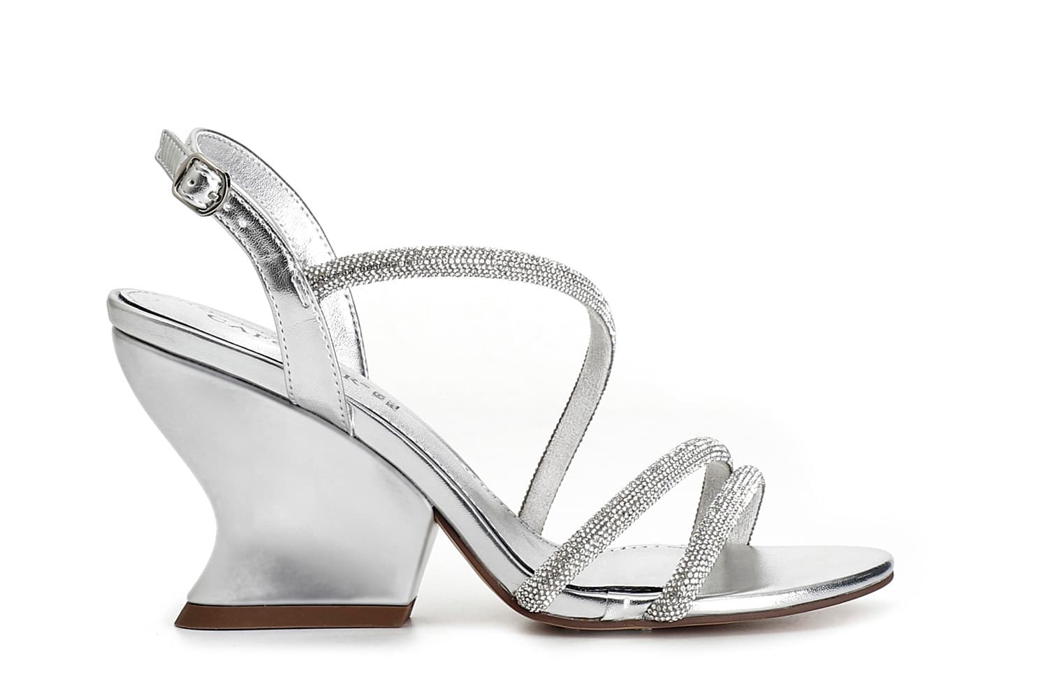 sandali asimmetrici effetto laminato con strass argento