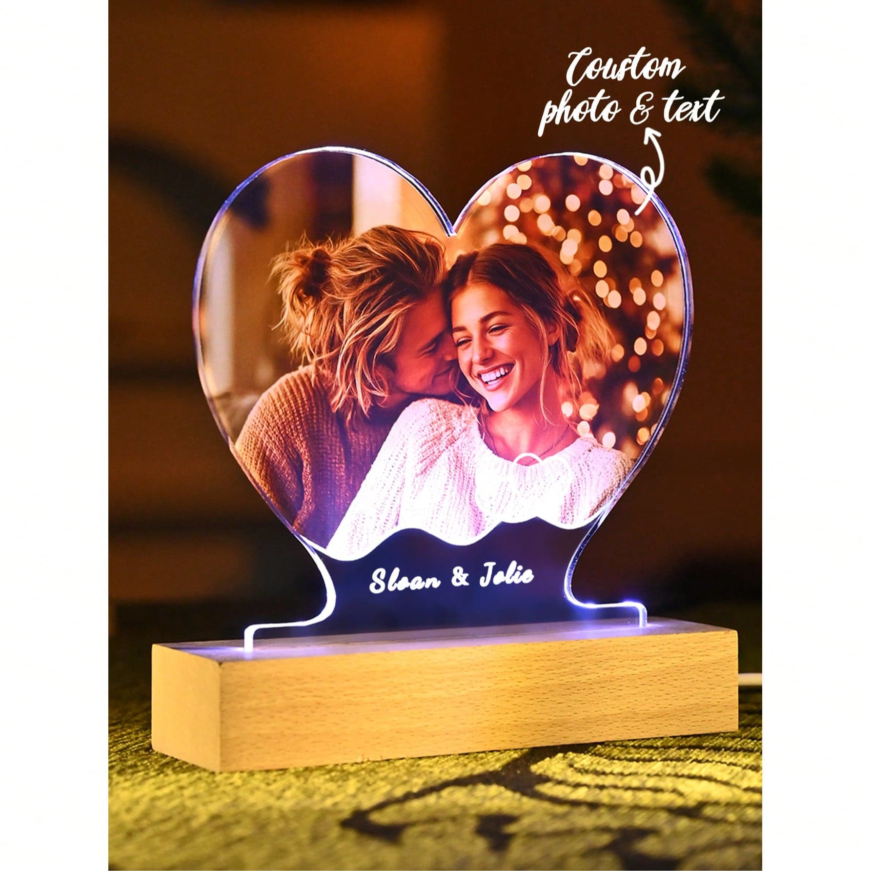 Una luce notturna personalizzata che può essere stampata con il tuo testo o foto. Ideale come regalo per occasioni come anniversari, San Valentino,