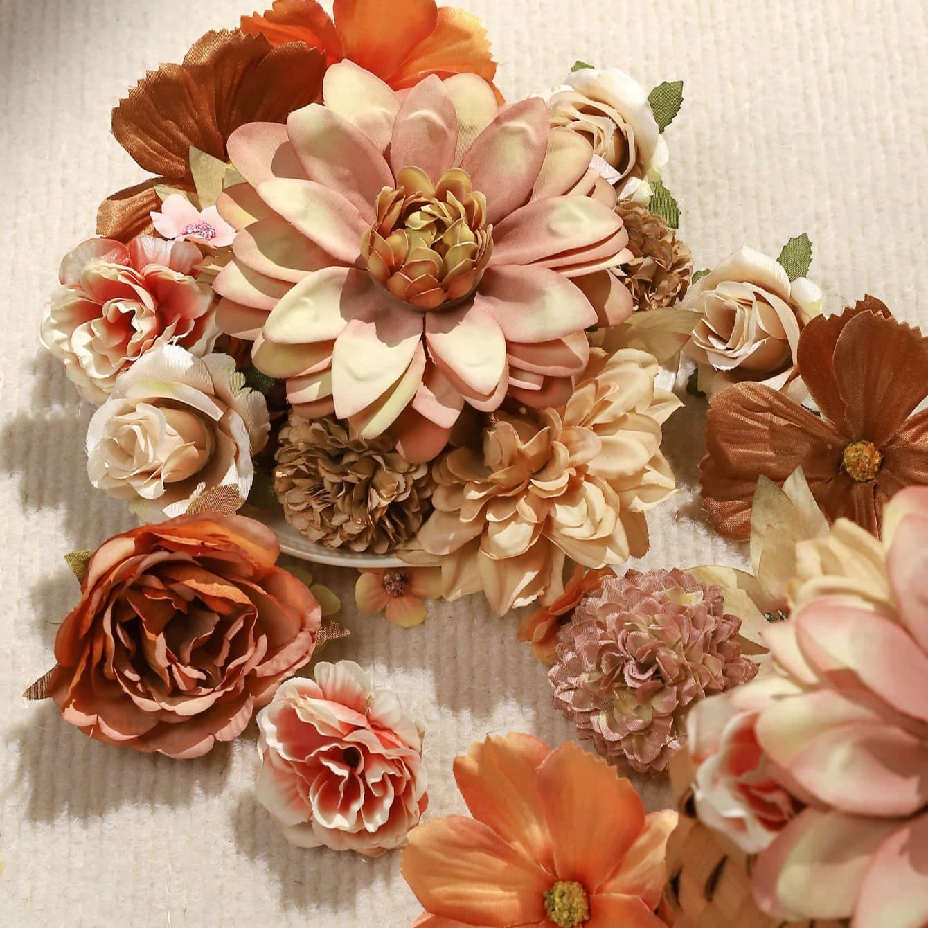50 pezzi di teste di fiori artificiali, in varie dimensioni, fiori di margherita, adatti per matrimoni, artigianato, decorazione della casa e