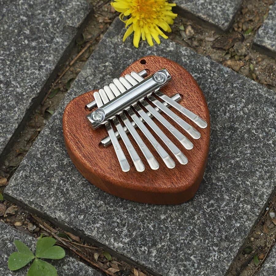 Mini Kalimba a 8 tasti in legno con design di orso, gatto e cuore, pianoforte a pollice portatile, strumento musicale per principianti, in legno