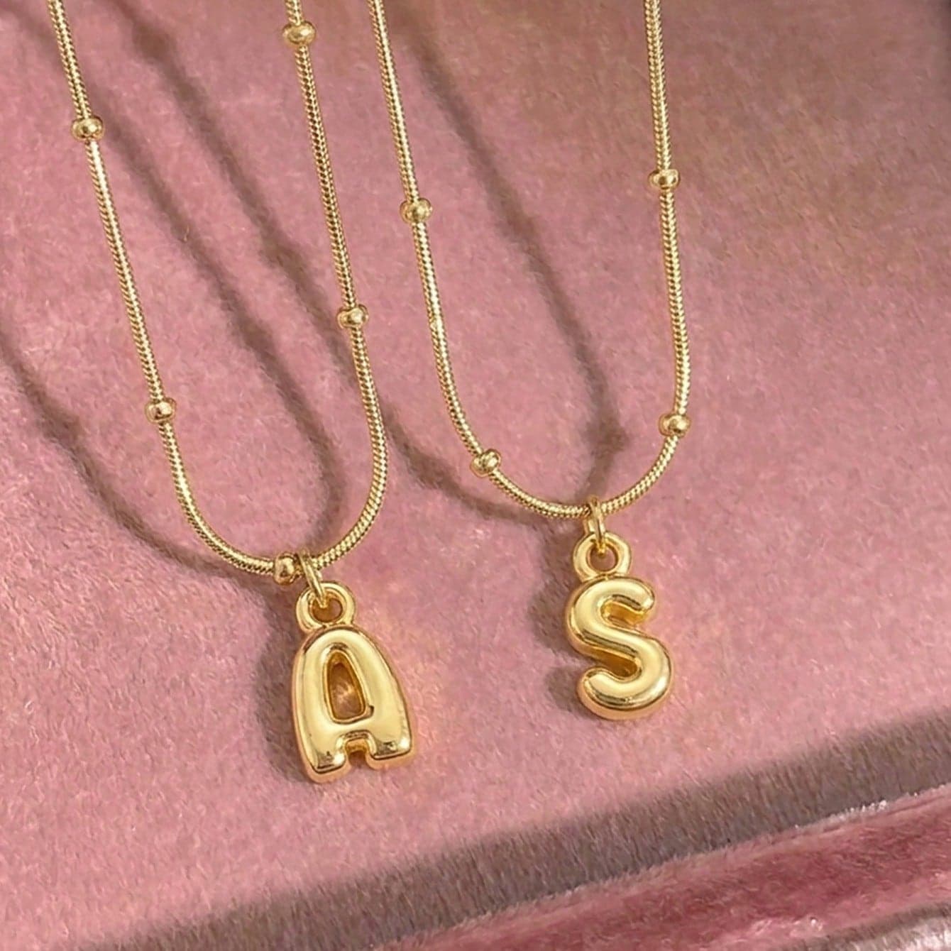 1 pezzo Ciondolo delicato e carino con lettera iniziale inglese 3D in perline di acciaio inossidabile, collana con catena per bambini, ragazzi,