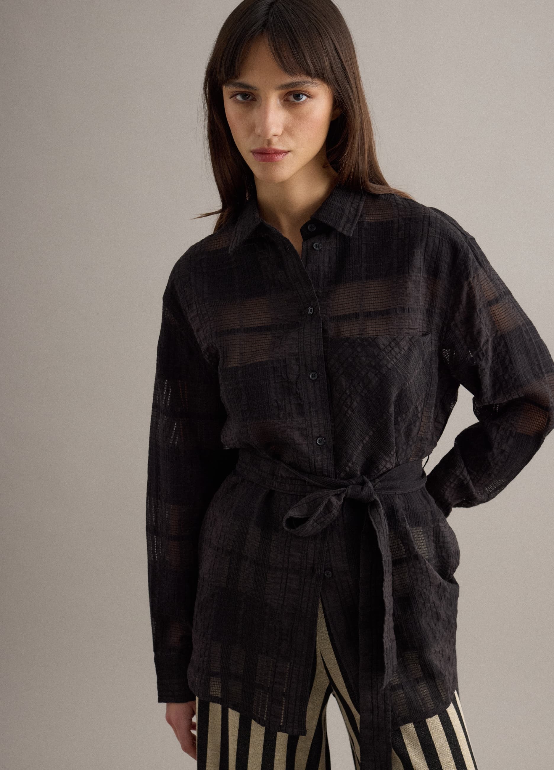 Piombo Contemporary, Camicia In Misto Viscosa Nera Oversize Fit A Quadri Semi-trasparente, Donna, Nero, Taglia: S